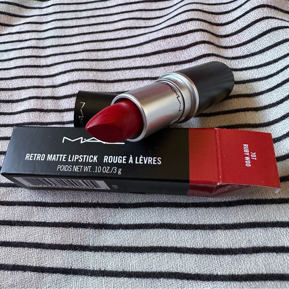 MAC Cosmetics Retro Matte Lipstick - Ruby Woo